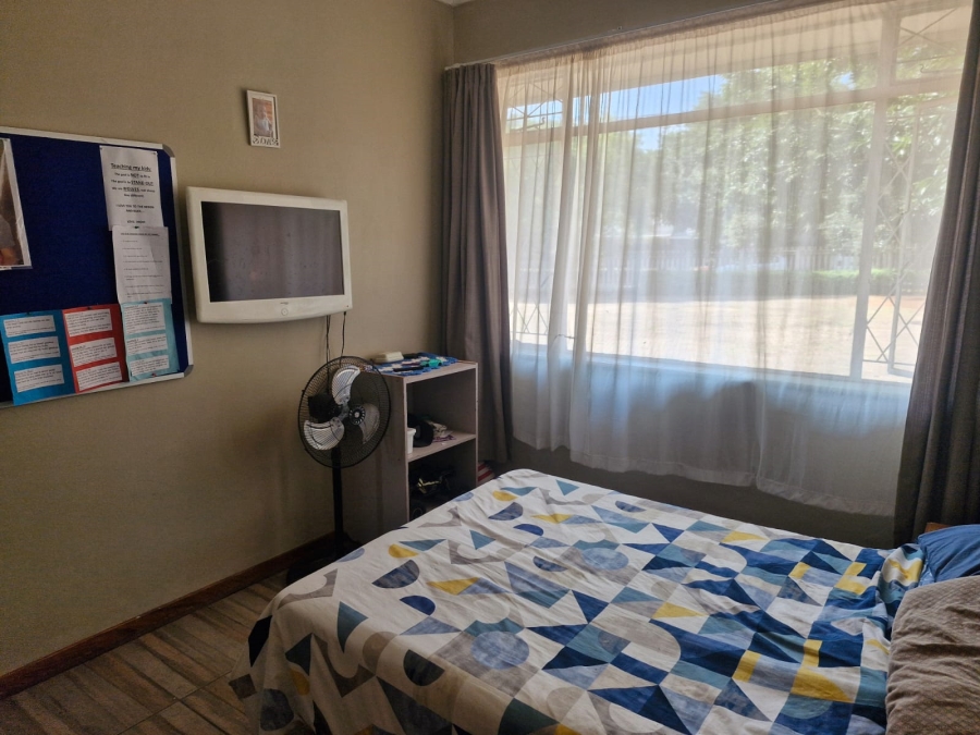 To Let 3 Bedroom Property for Rent in Flamwood North West